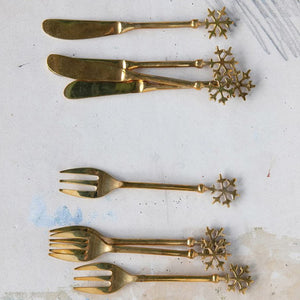 Set of 4 Elegant 5.5-Inch Brass Gold Cocktail Forks with Snowflake Handle in Bag - Decorative Christmas Utensils for Dessert Salad Appetizers - Mini Festive Flatware Silverware