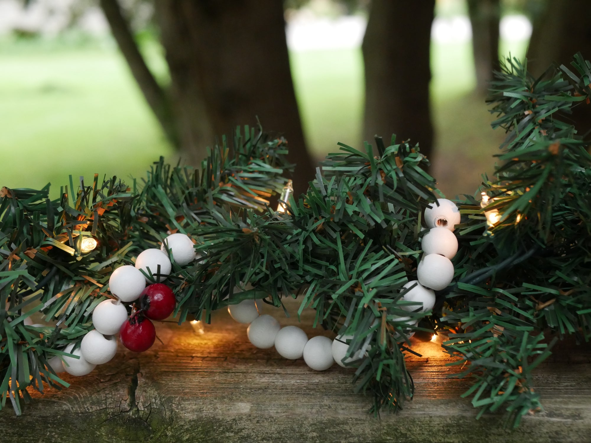 9-Foot Long Rustic Matte White Wood Bead Garland Christmas Tree Decoration